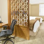 Wyndham Garden Baronne Plaza