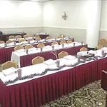 Wyndham Garden Baronne Plaza Hotel