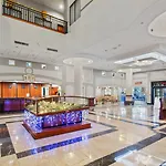 Wyndham Garden Baronne Plaza Hotel 3*