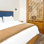 Wyndham Garden Baronne Plaza 3*