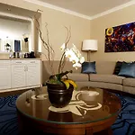 Hotel Caesars New Orleans, A Caesars Destination New Orleans