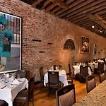Hotel Caesars New Orleans, A Caesars Destination New Orleans
