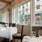 Hotel Caesars New Orleans, A Caesars Destination