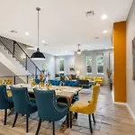 Newly Renovated 3 Story W Pool, Garage & Balconies Holiday home