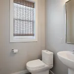 Newly Renovated 3 Story W Pool, Garage & Balconies Holiday home