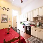 Hostel Auberge Nola