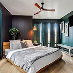 Luxury Villa With Private Rooftop