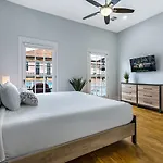 4br With Luxury Amenities *
