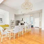 Sonder Baronne Manor