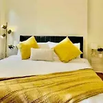 Downtown Nola 2bd 2bth
