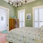 Southern Colonial Escape W/ Pool In Nola!