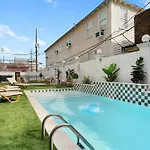 The Gisele - Charming 4Br 4Ba For 8 - Pool & Streetcar Stop