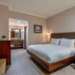 Hotel Wyndham Garden Baronne Plaza 3*