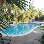 Aparthotel Frenchmen Private Wd Pool & Hot Tub Access