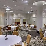 Wyndham Garden Baronne Plaza Hotel