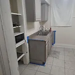 Apartment 2br Penthouse On Claiborne *