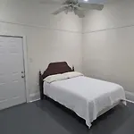 2br Penthouse On Claiborne Apartment *