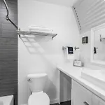 The Moon Quonset Hut Vacation Rental Heated & Chilled Pool