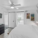 The Moon Quonset Hut Vacation Heated & Chilled Pool Holiday home