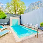 Holiday home The Moon Quonset Hut Vacation Heated & Chilled Pool *