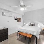 The Moon Quonset Hut Vacation Heated & Chilled Pool New Orleans