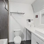 The Moon Quonset Hut Vacation Heated & Chilled Pool *