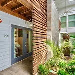 The Moon Quonset Hut Vacation Heated & Chilled Pool * New Orleans