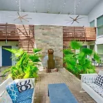 The Moon Quonset Hut Vacation Heated & Chilled Pool