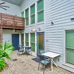 The Moon Quonset Hut Vacation Heated & Chilled Pool Holiday home *