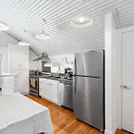 Apartment Moon 101 - Full Moon - 2br 2 5 Bath + Living