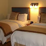 Wyndham Garden Baronne Plaza 3*