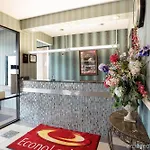 Rodeway & Gentilly Hotel 3*