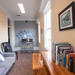Hostel Auberge Nola * New Orleans