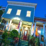 Hostel Auberge Nola *