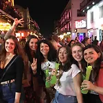 Hostel Auberge Nola *