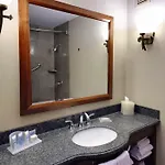 Wyndham Garden Baronne Plaza Hotel 3*