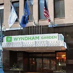 Wyndham Garden Baronne Plaza 3*