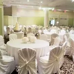 Wyndham Garden Baronne Plaza Hotel 3*
