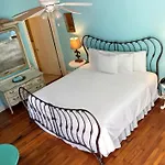 Creole Gardens And Inn