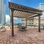 Stunning Apartments Close To City Attractions