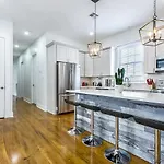4br With Luxury Amenities *