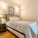 St Charles Ave Urban Retreat With Luxury Amenities