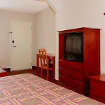 Rodeway & Gentilly Hotel 3*