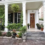 Fleur De Lis Mansion Bed & Breakfast 4*