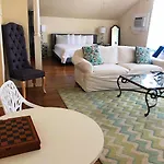 Creole Gardens And Inn