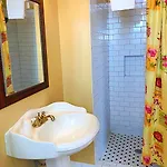 Inn Creole Gardens And 3*
