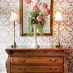 Maison Perrier Bed & Breakfast 4*