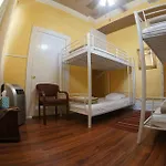 Hostel Auberge Nola *
