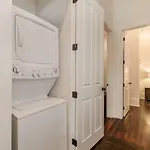 Fabulous With Views Apartment