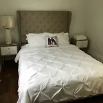 4 Bedroom -Famous Landmark Next To Bourbon St
